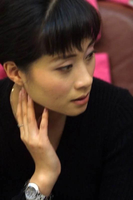 黑妹戚慧5次上春晚因丈夫病逝巅峰时退圈5年才走出悲伤