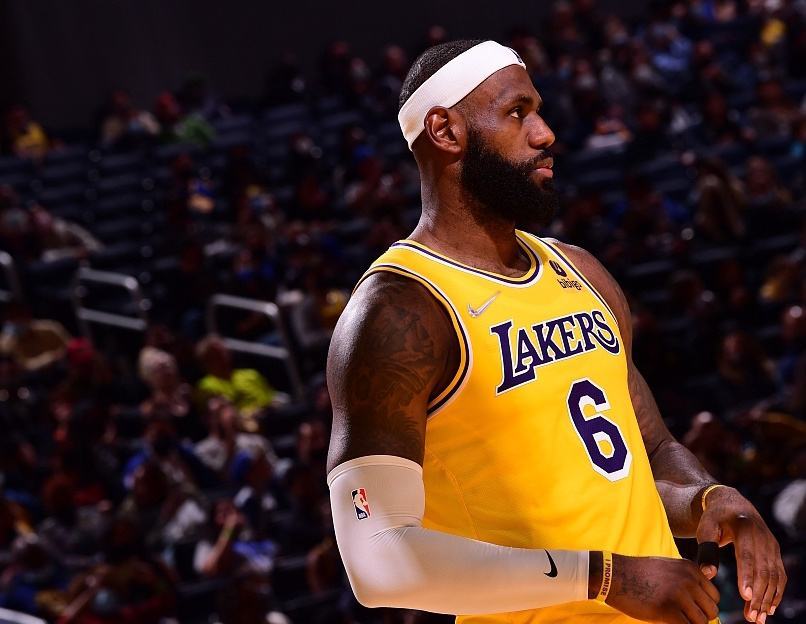 nba 如果将来某一天詹姆斯来到CBA打球，他的高度不可企及啊！