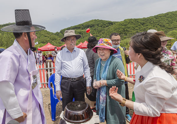 一颗匠心缔造酱香之美延边悟德酱酒有限公司董事长李东春与他的酱露酒