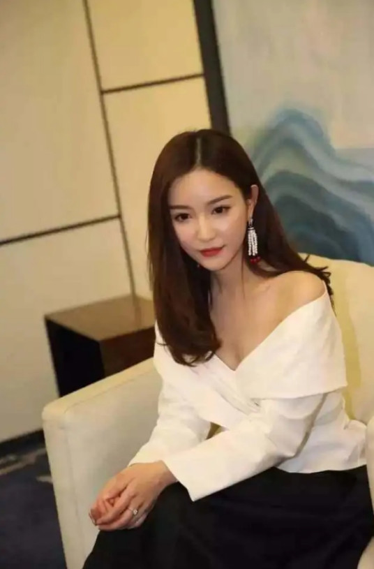 的不同就是,雪梨不再是那个曾经的网红,钱昱帆不再是以前那个网店店主