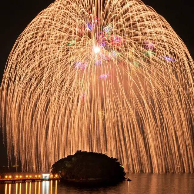 今年有三尺玉蒲郡祭烟花大会