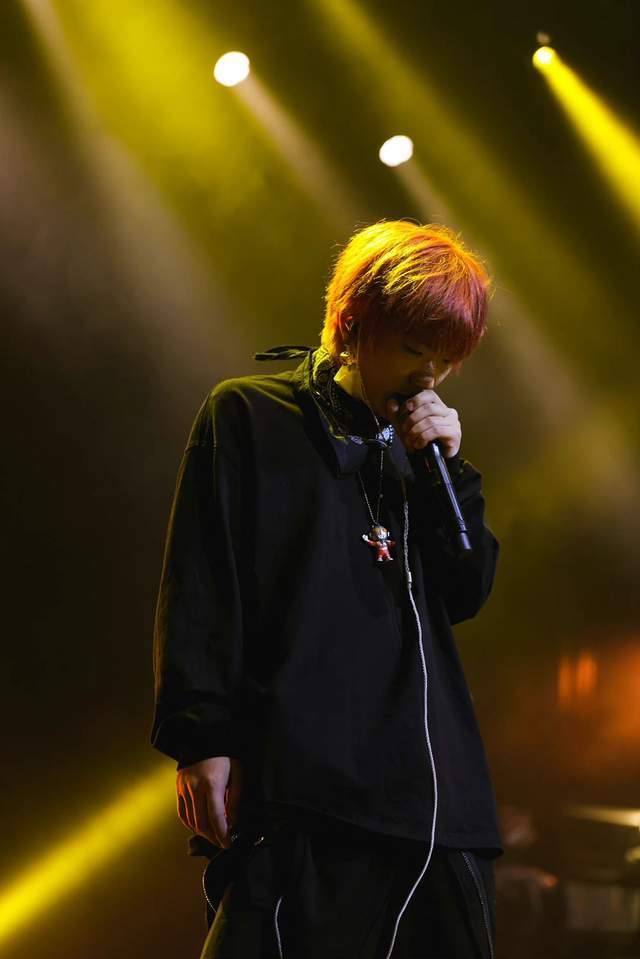 龙韬小分队巡演上海站燃情开唱 超嗨舞台点燃冬日活力