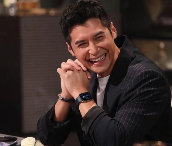 与偶像发哥合照 陈家乐喊:开心过中六合彩