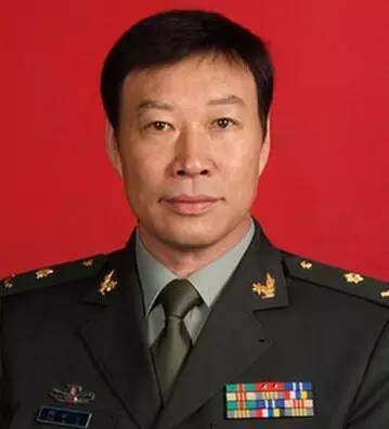 最近火爆网络的名人是龙口的