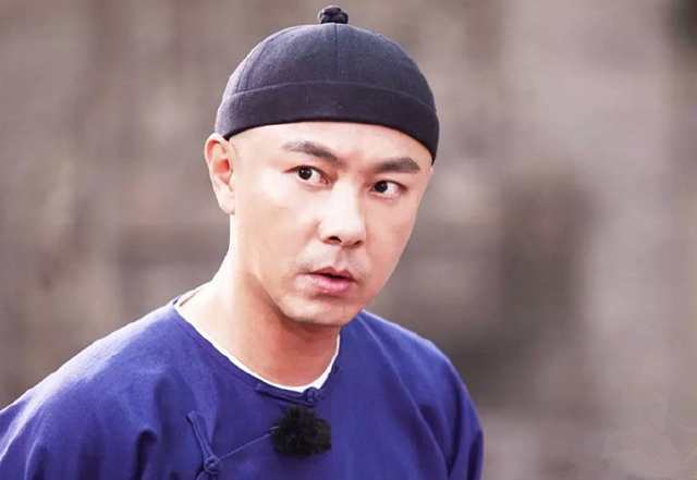 张卫健留光头跟tvb的片酬闹剧有关低谷时妻子买二手婚纱嫁他