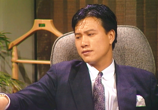 64岁万梓良为新戏练拳,出拳无力脚步不稳像醉酒,曾自曝疾病缠身