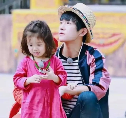 妹妹和哥哥的身份,这次期待可以看到再次同框,而且对于易烊千玺的表现