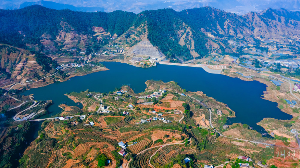 震撼之美高空俯瞰米易马鞍山水库