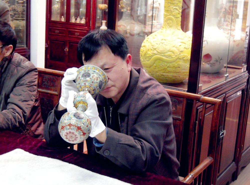 古玩行业迎来了群魔乱舞的时代普通玩家不要瞎掺和