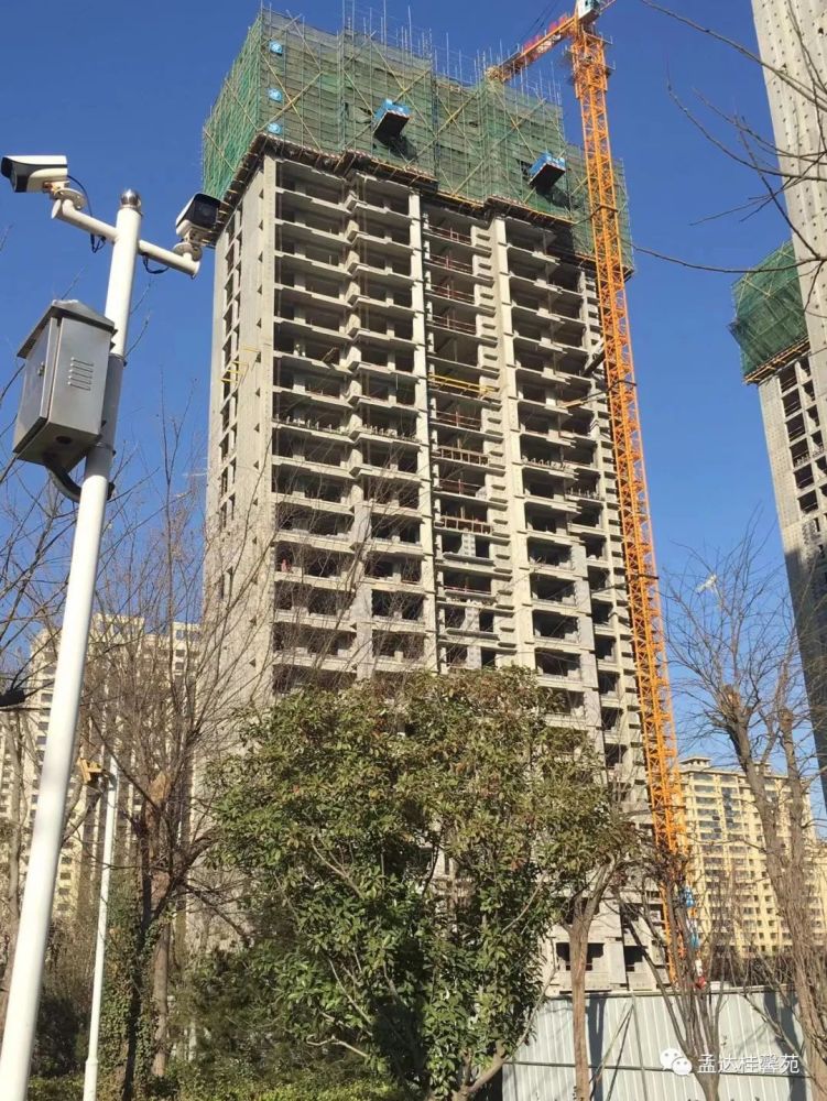 孟达桂馨苑9#喜封金顶 1#,2#楼全面开工