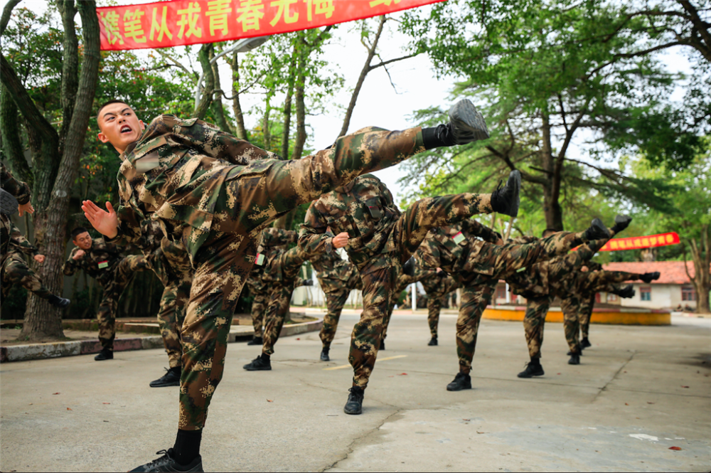 伊朗有9名士兵死亡，美伊在中东博弈的结果，挑战霸权的勇气可嘉向往的生活第四季