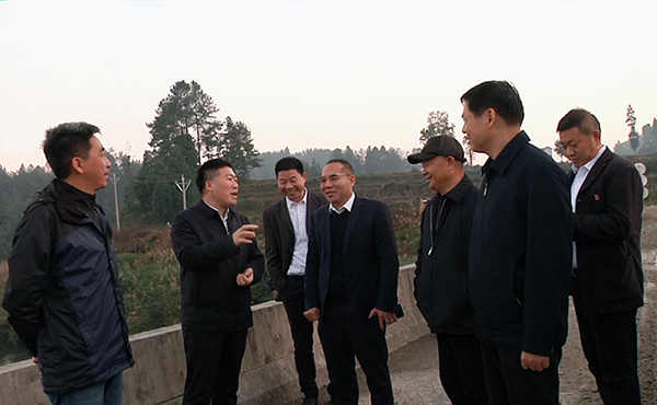 香洲區拱北街道組員到鳳岡土溪鎮開展結對幫扶工作