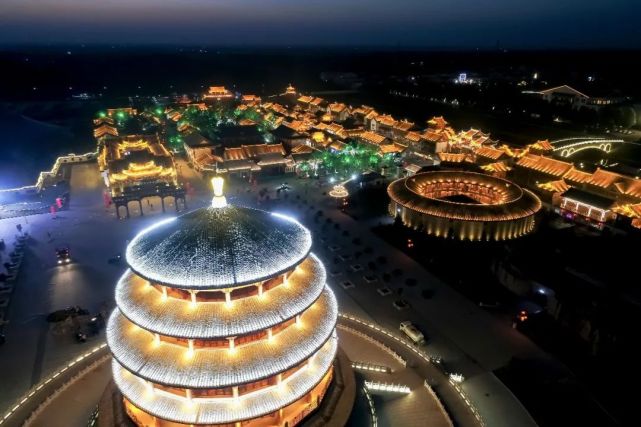 德百旅游小镇一场不期而遇的雨却让这里美成了仙境