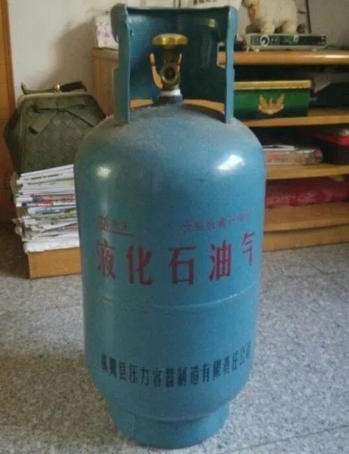 联系电话:13885638854价格:100元来源:个人成色:不限大煤气罐二手物品