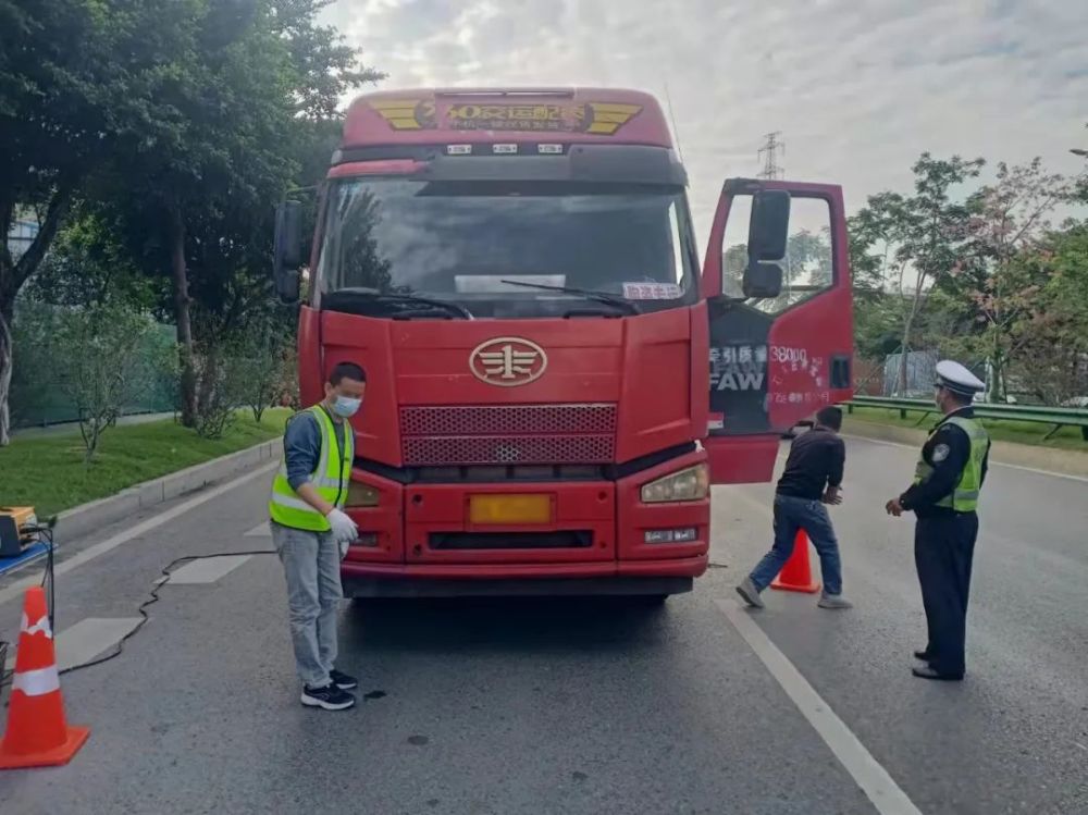 这种车在禅城上路,见一辆查一辆!