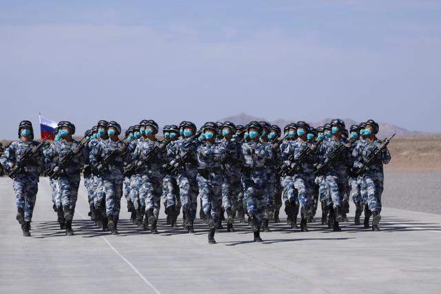 某空中突击旅换装新步枪我军将用191系列步枪取代95951式步枪