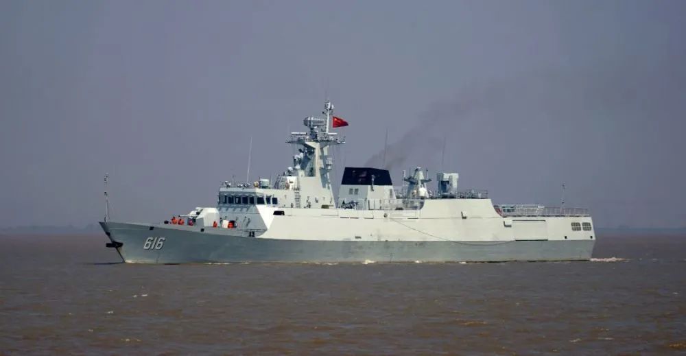 也是让人们挺意外的,因为一般下岗的都是那些服役了好几十年的军舰,而