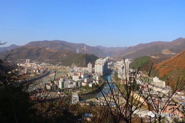 摄影略阳南山上看略阳一