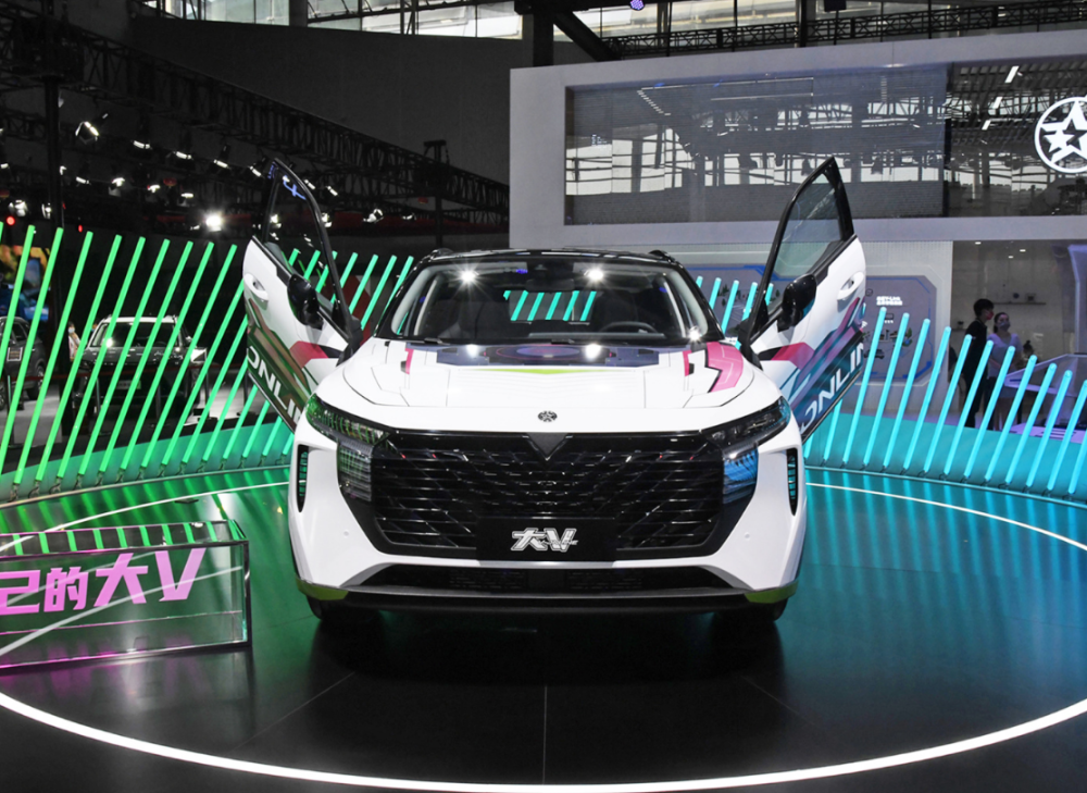 启辰剪刀门suv亲民车玩出高级感标配三菱机头190马力