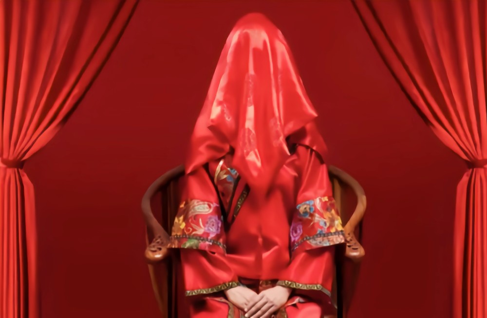 网红罗小猫猫子喝农药自杀后,骨灰被调包配阴婚,殡仪馆涉嫌人已被捕