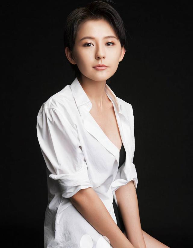 美女明星馆热依扎哈萨克族女神