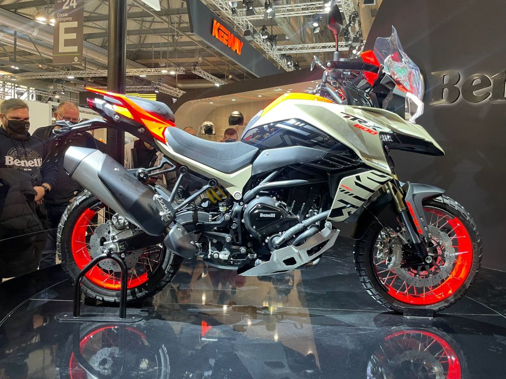 意大利米兰车展丨贝纳利trk800正式亮相 颜值即是正义_腾讯新闻