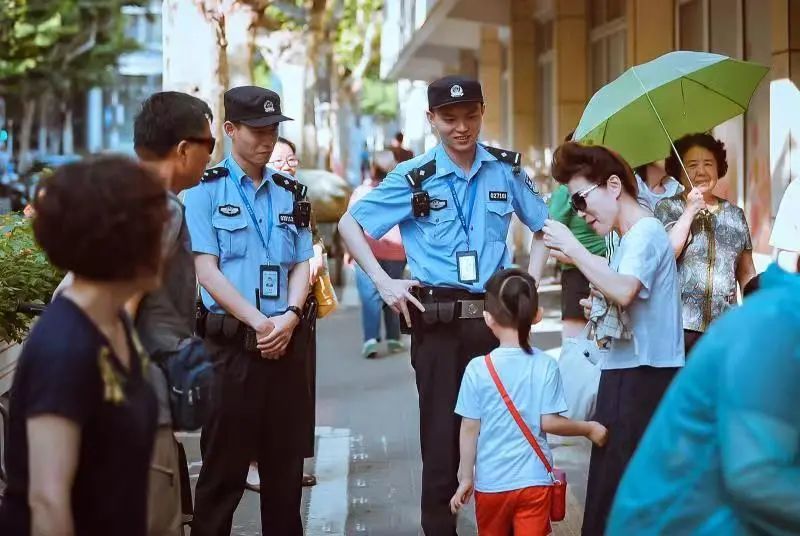 可甜可鹽看上海網紅民警馬曉亮周世奇組合的雙面生活靜安公安