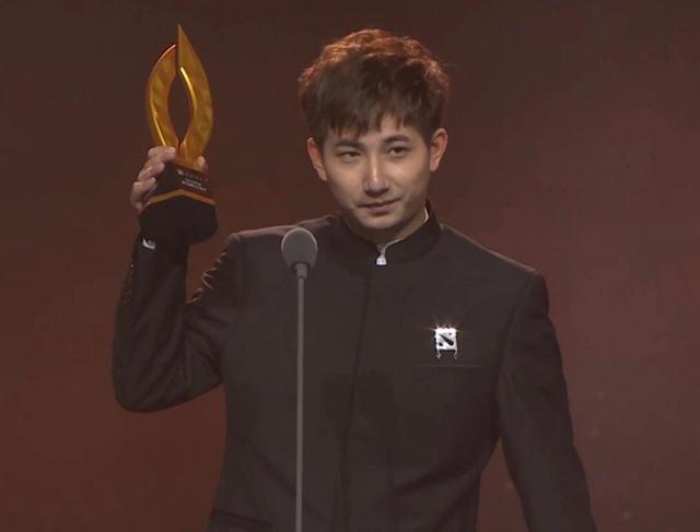 dota2选手fy宣布将休息一段时间,曾经最好的4号位没有出现