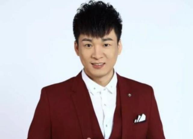 星光大道一举成名靠父亲患癌捞金千万的杨帆如今生活怎样了