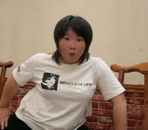 河南农村穷女孩练武术20年爆火后登上央视年入100万凭啥