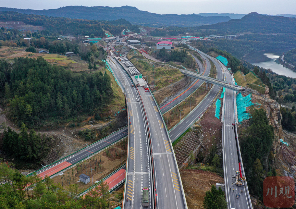 巴中这段高速月底将具备通车条件