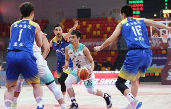 庞峥麟 总决赛32＋14，NBL总冠军控卫，22岁本土新星距离CBA还有多远？