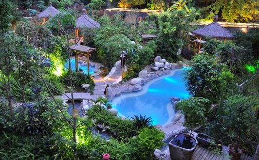 第五个 腾冲热海温泉腾冲是我国著名的三大地热区之一,温泉群达80余处