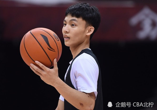 广东队 CBA三消息：广东小将潜力无限，林书豪状态稳定，伯顿抵达天津市