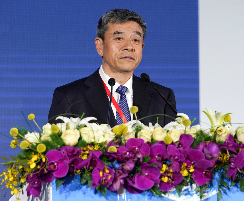 独立董事百润股份23日公告称11月16日新任独立董事潘煜日前通知公司