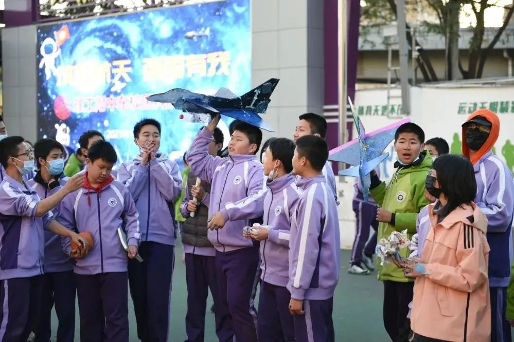 有道app下載安卓版命中個別人黑山之城逞黑山新航道留學和新東方留學比較