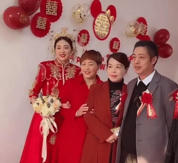 冲进"带货榜"第1名,却被嘲笑吃相难看|田静|许敏|许妈|郭威