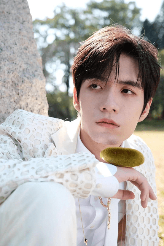 张颜齐男团毕业厚积薄发 演艺事业全面开花