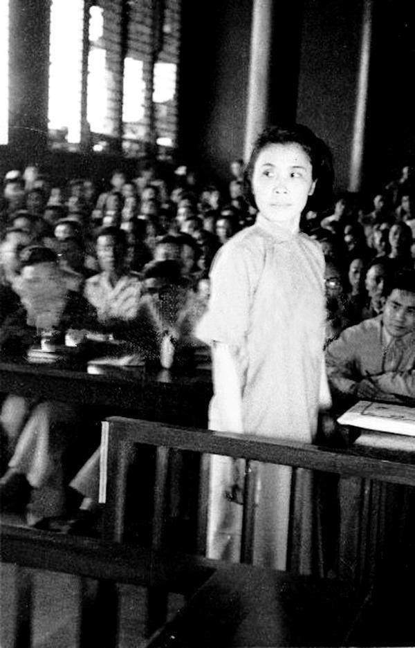 "莫国康凭借一张七寸不烂之舌,最终被江苏法院判处有期徒刑十年监禁.