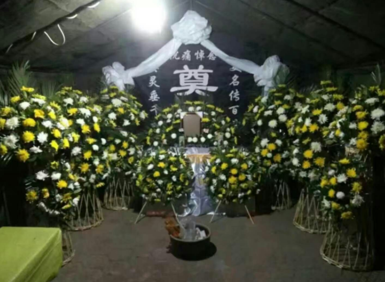 浙江一灵堂起火致儿子儿媳死亡,现场狼狈不堪,评论让人不忍直视_腾讯