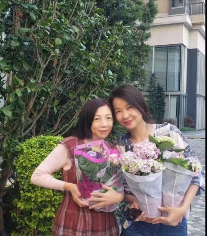 吴镇宇妻子迎五十岁生日年轻惊艳旧照曝光气质不输张曼玉