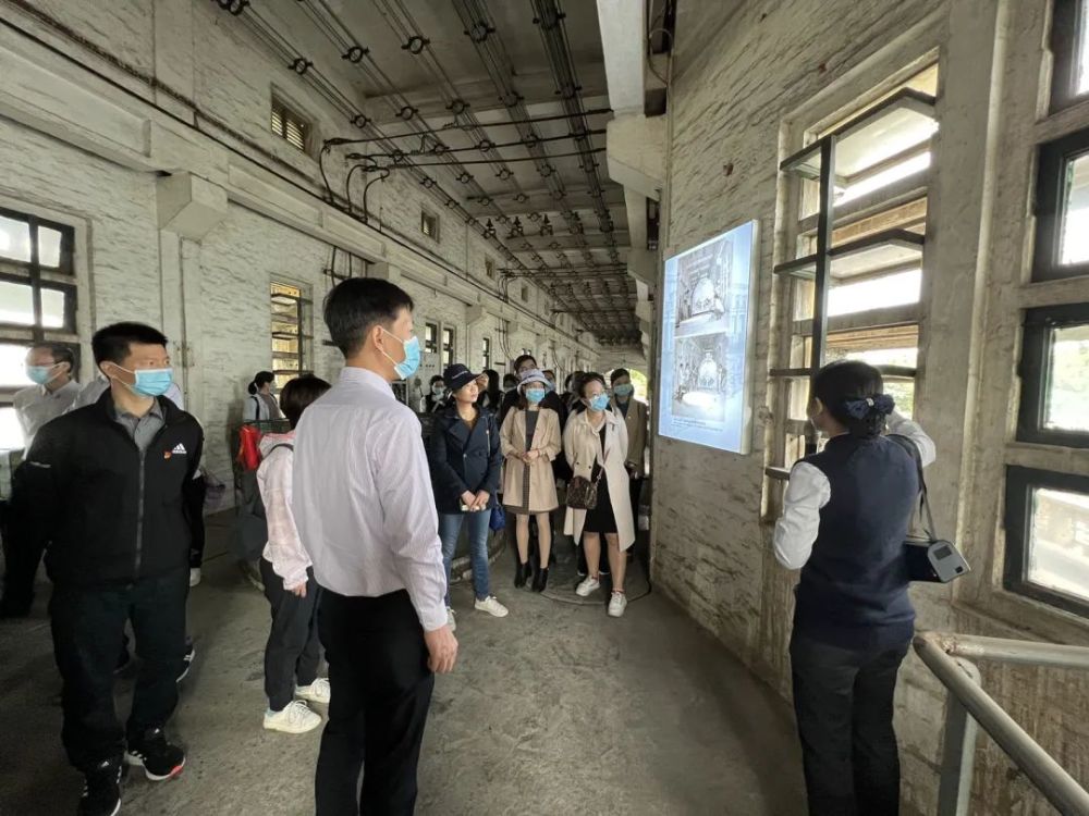 參觀甘竹灘洪潮發電站展示館 教育基地內現存的建築和設備,以及保存