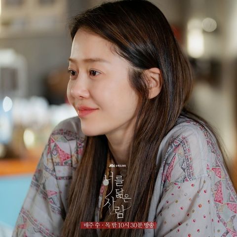 韩剧《你的倒影》高贤廷冻龄颜值成话题,50岁身材不输少女_腾讯新闻