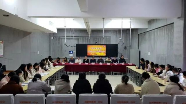 王富平一行先後來到寶雞市相家莊中學,渭濱中學,石油中學,高新一中等