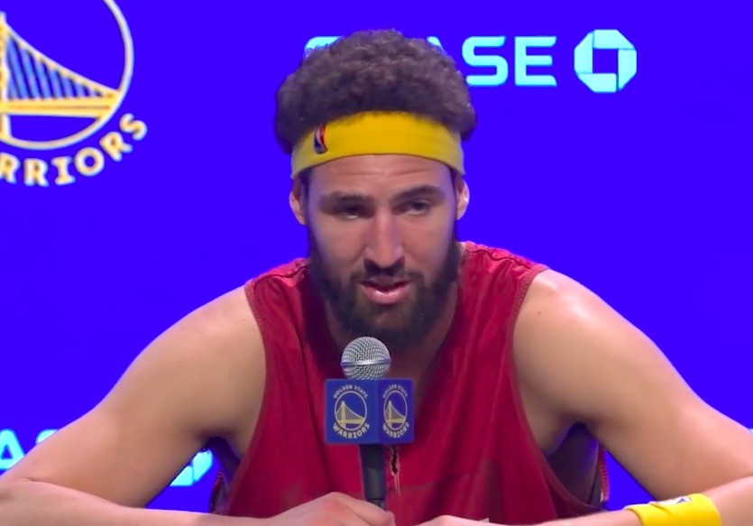 汤普森 NBA-恭喜！勇士汤普森参加5对5训练，身穿77号，怀斯曼最新动态