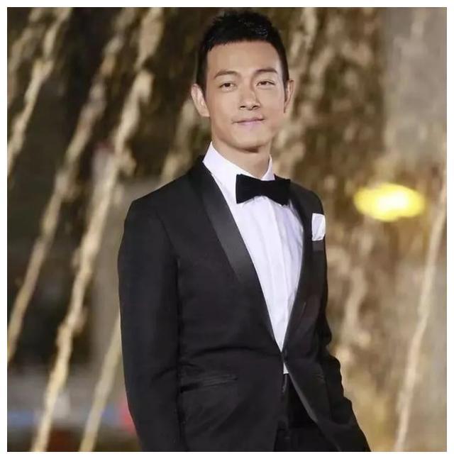 出道22年买不起跑车!港星梁烈唯称钱给妻儿花,曾发表爱国被封杀