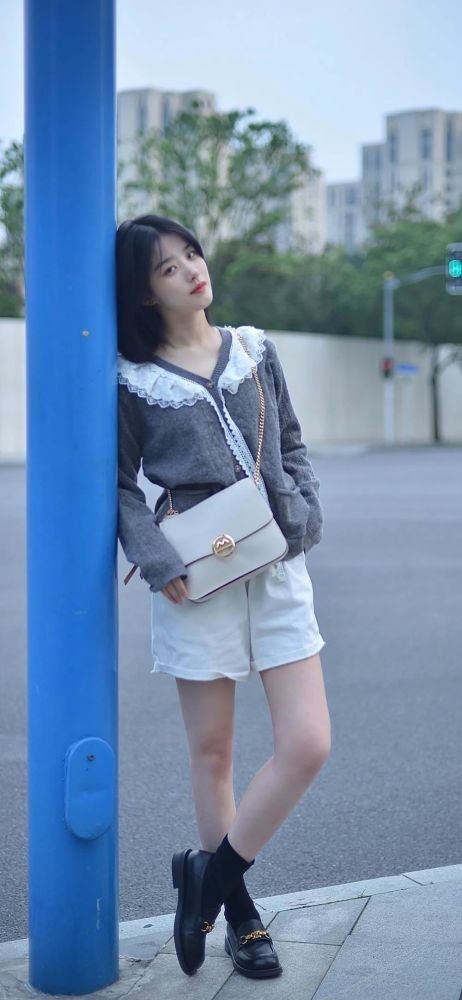 学霸憨桃人儿,街边清新简约风,唯美艺术