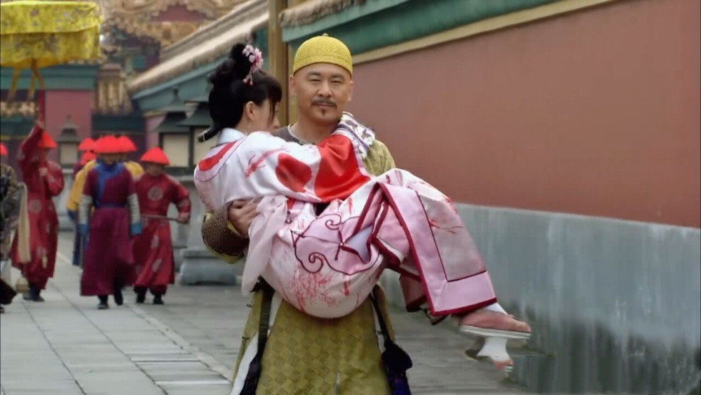 甄嬛传皇帝冒充果郡王既是征服欲也是自卑心