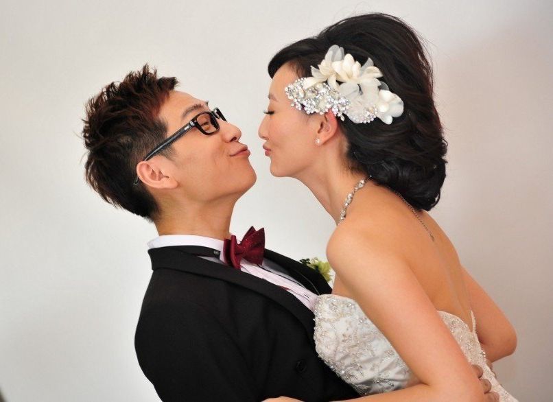 李好老婆开百万豪车出门一件毛衣就要七千多妥妥的隐形富豪