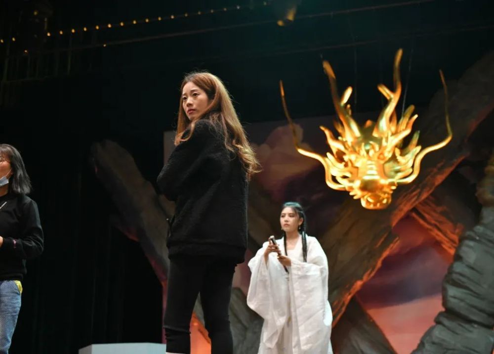 专访90后新锐导演黄颖湘用赤诚之心唤醒梦见狮子